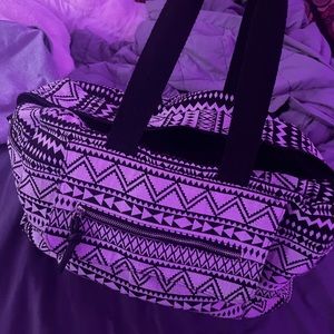 black and white duffel bag 🤍🖤